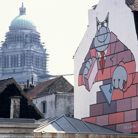 Discover the comic strip murals with a guide! - © Comics Art Museum / Daniel Fouss test